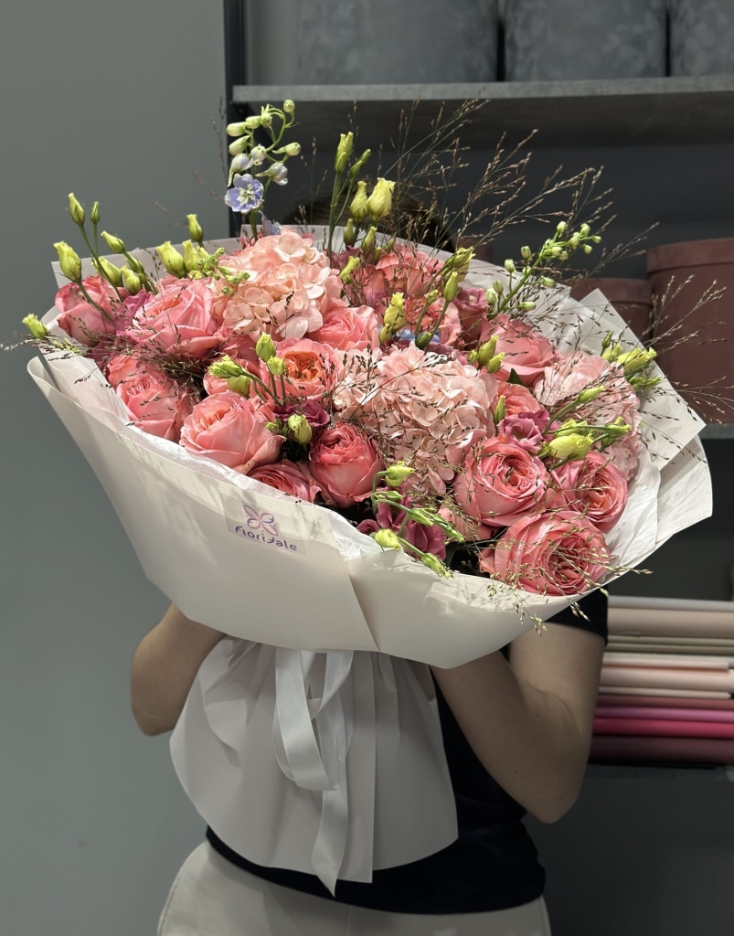 klassicheskiy-buket-pers:-tsvetochnaya-roskoshy